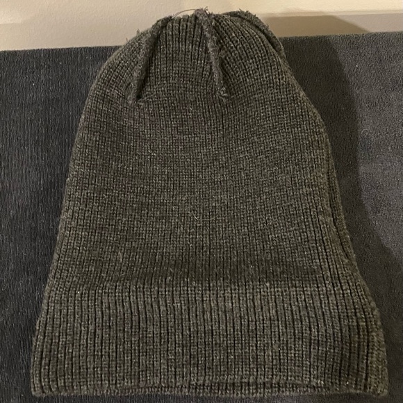 NWOT - VNDL Poof Beanie - Lot 1 - Picture 4 of 4
